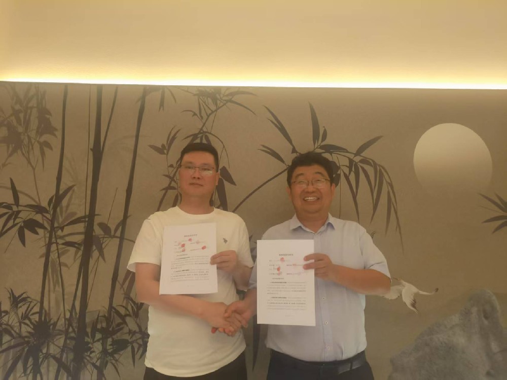 恭贺杨中华先生成为郑州首位“素书之梳”合伙人！